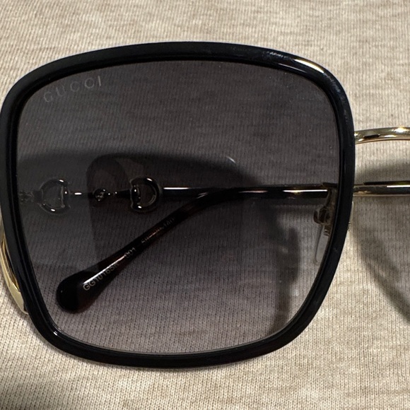 Gucci Black Sunglasses with Gold Accents - Picture 4 of 6